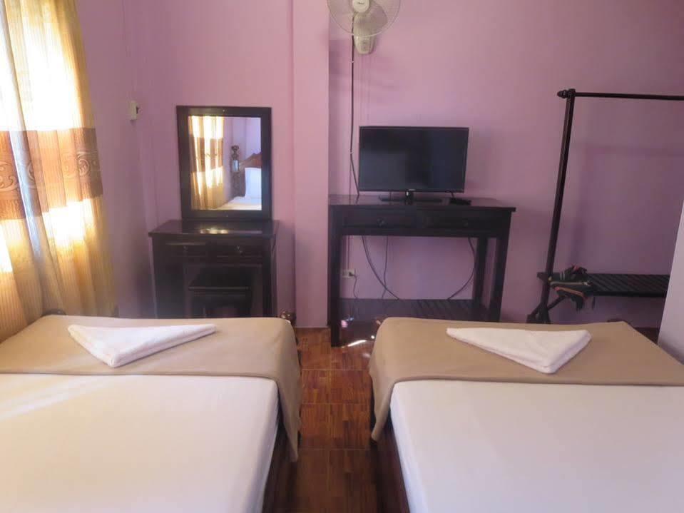Soutjai Guesthouse & Restaurant Vang Vieng Exterior foto
